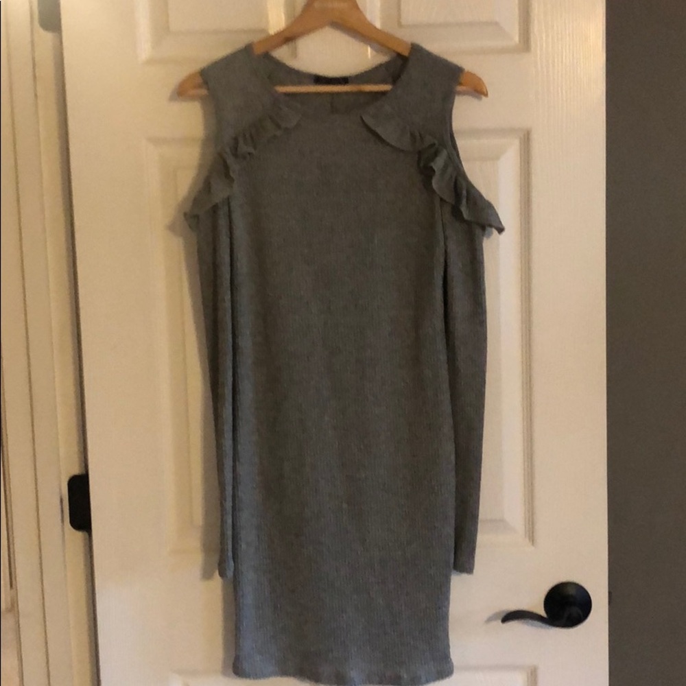 Cold Shoulder Ruffle Dress - Picture 3 of 6